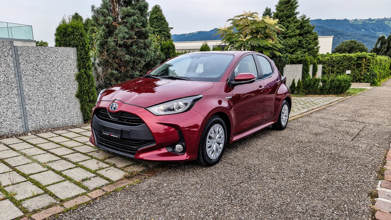 TOYOTA Yaris 1.5 Active e-CVT